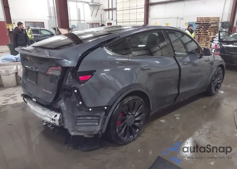 2020 Tesla Model Y Long Range Dual Motor All-Wheel Drive/Performance Dual Motor All-Wheel Drive из США, поврежденный, VIN 5YJYGDEF0LF034402